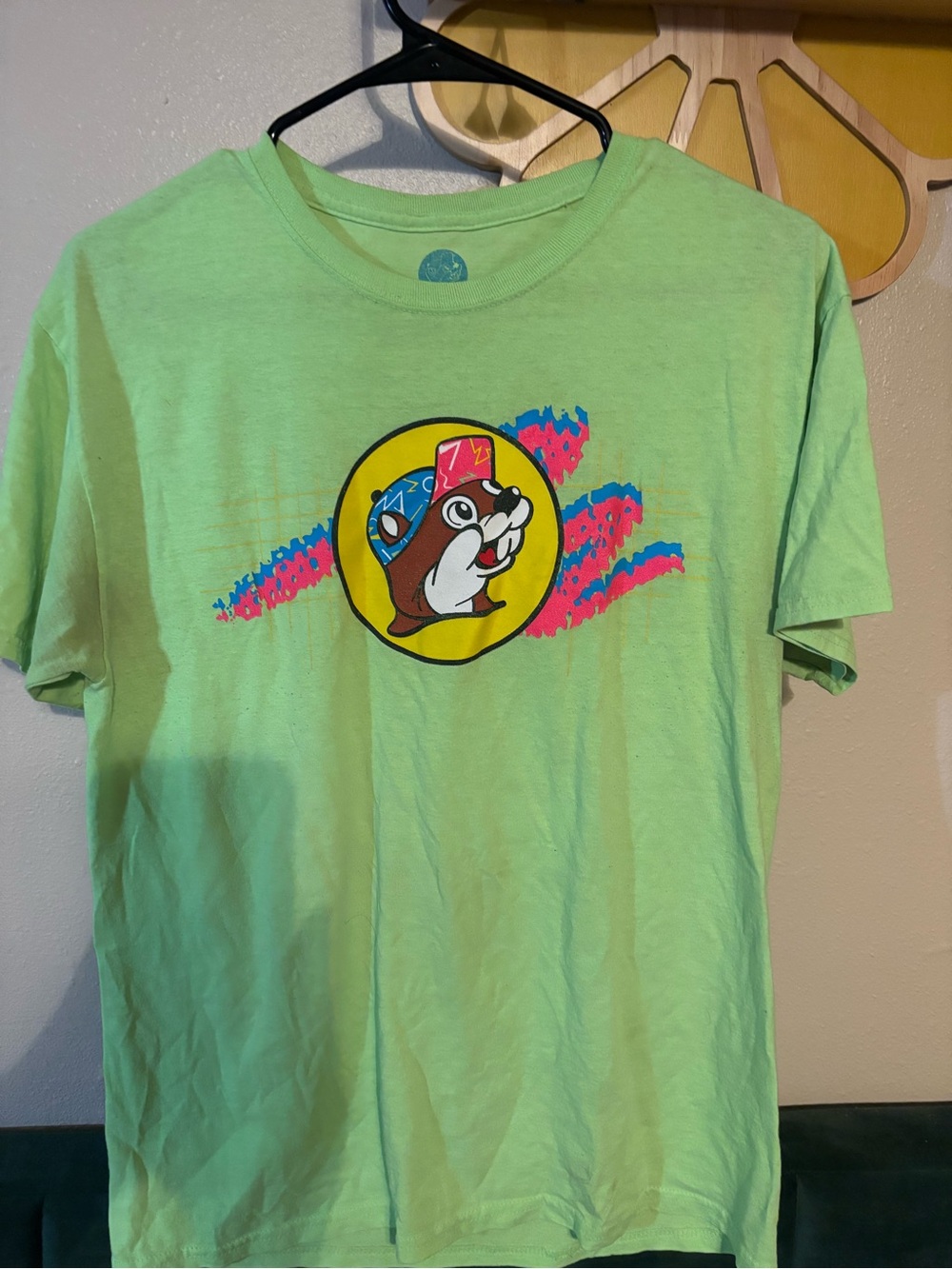 Green Buc-ee’s Gnarly Shirt.  Size Small